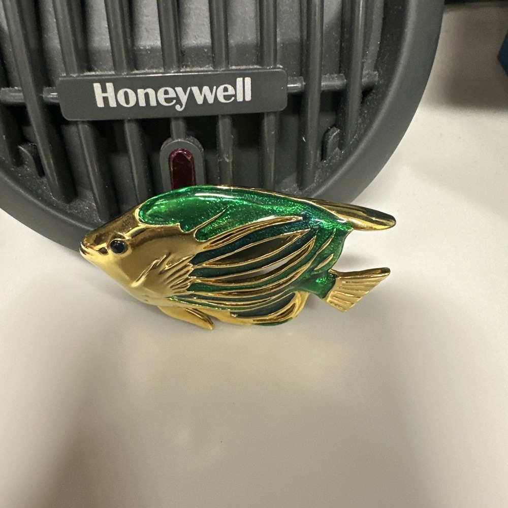 Vintage Gold Tone Green & Blue Enamel Rhinestone Eye Angelfish Pin Brooch‎